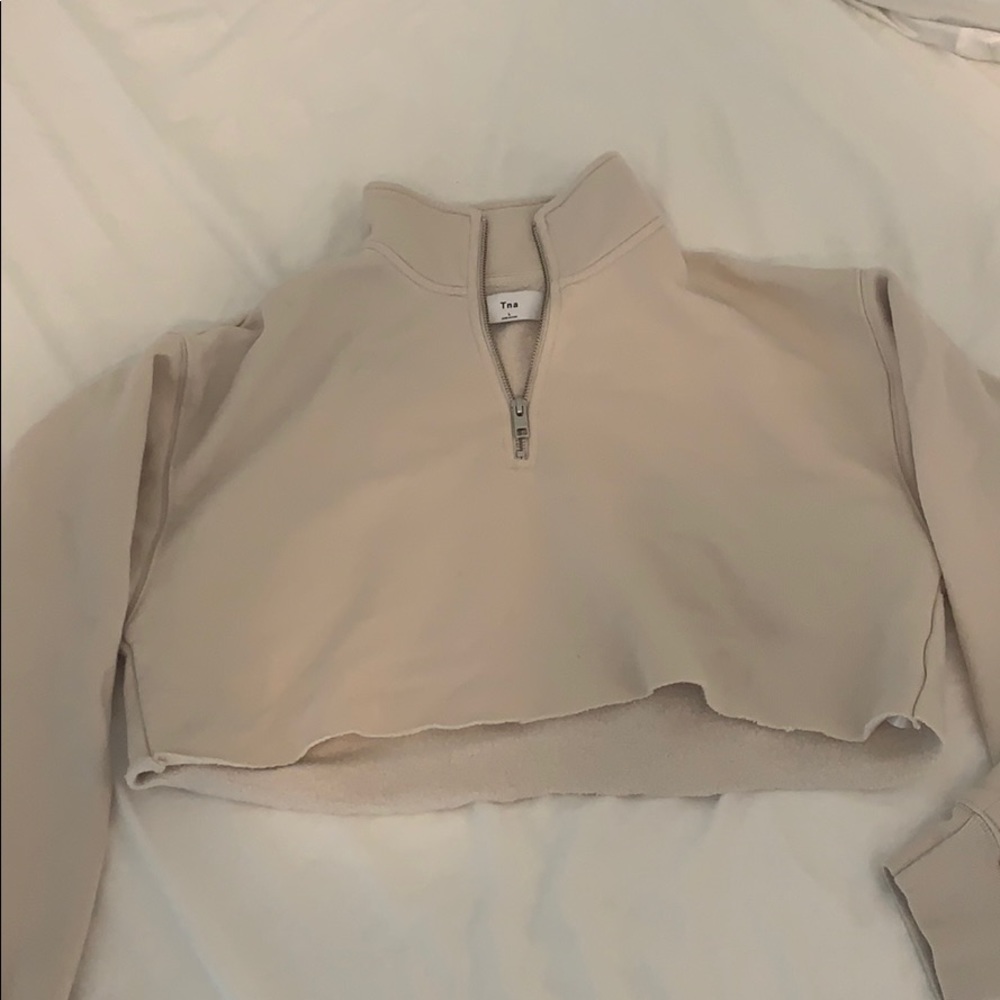 Aritzia cropped sweatshirt